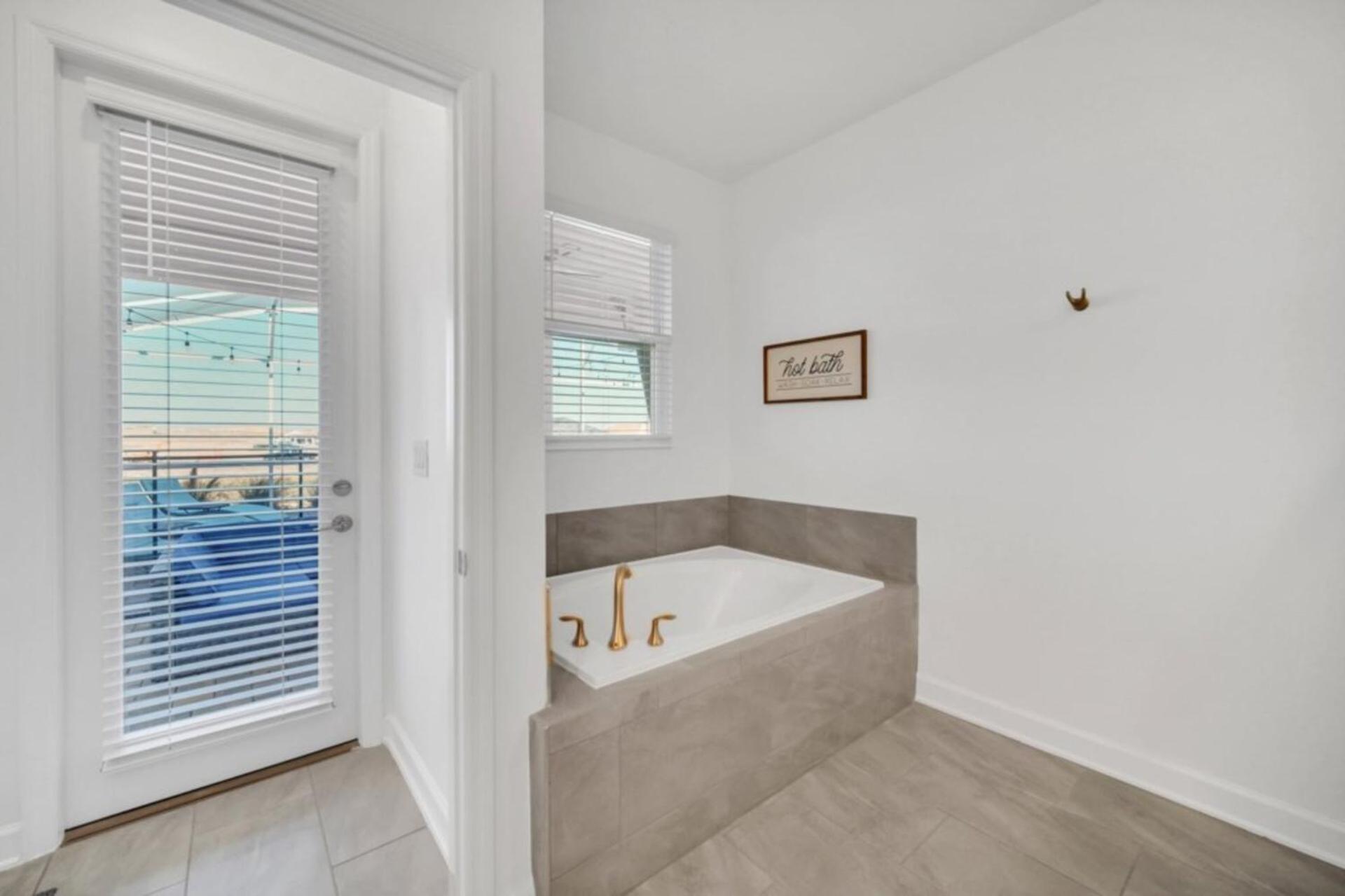 Secluded Paradise: 7 Bedroom Villa 6372 Loughman エクステリア 写真